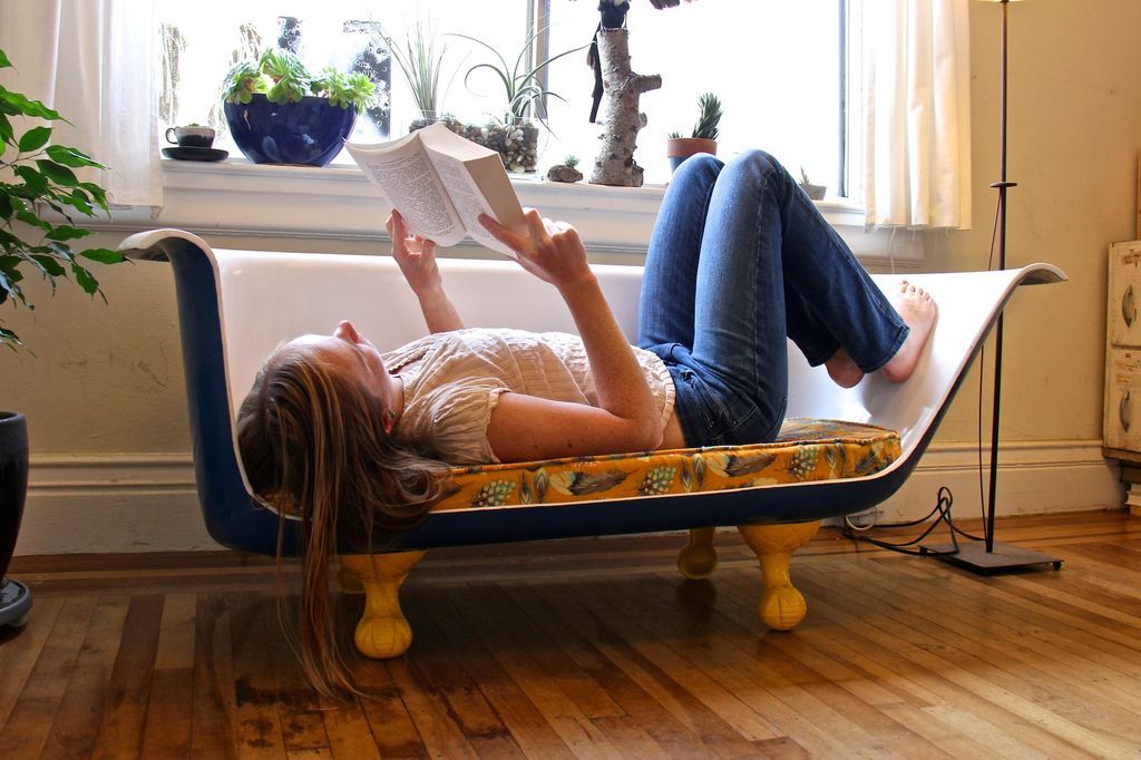 Claw foot bahtub sofa DIY