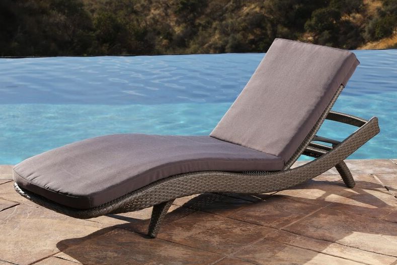 Cleghorn Long Reclining Single Chaise with Cushion