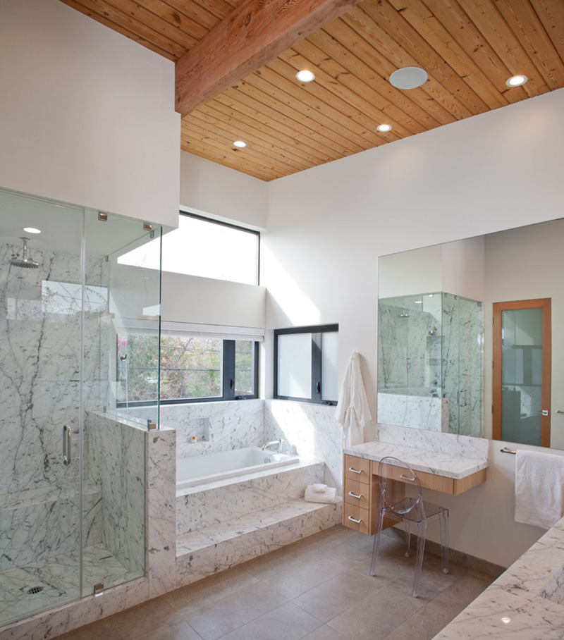 Cloy residence with marble sunken tub and walk in shower