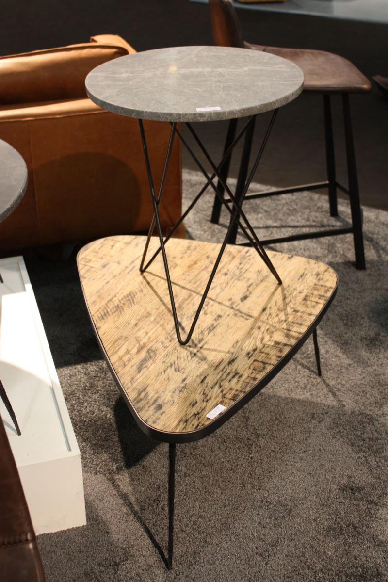 Coffee tables with hairpin legs design