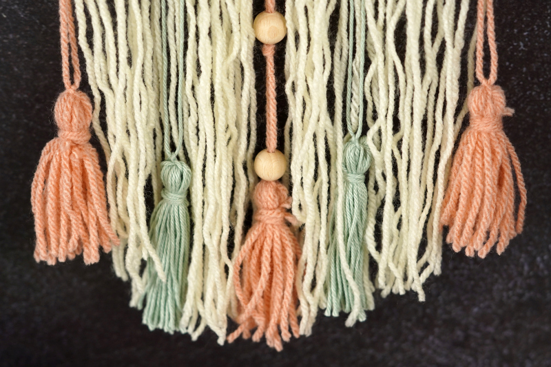 Colorful How to make yarn tassels