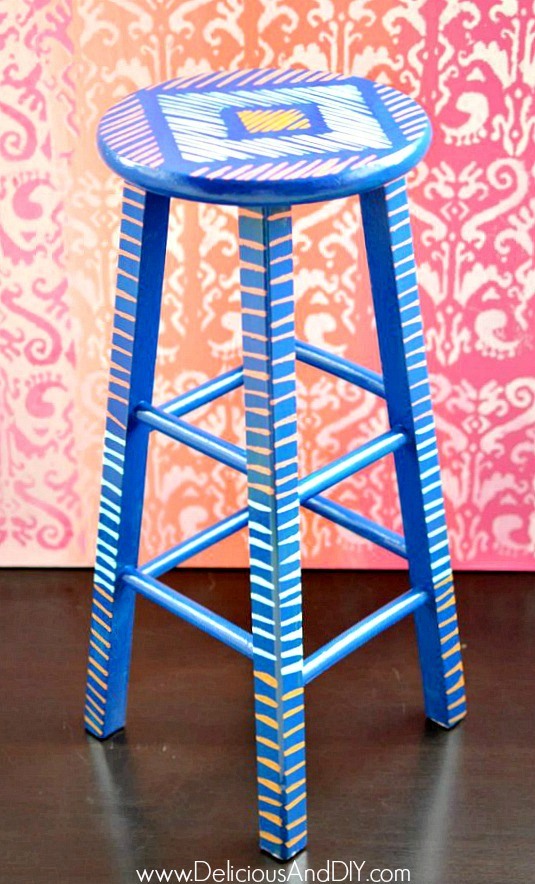 Colorful bar stool makeover dIY