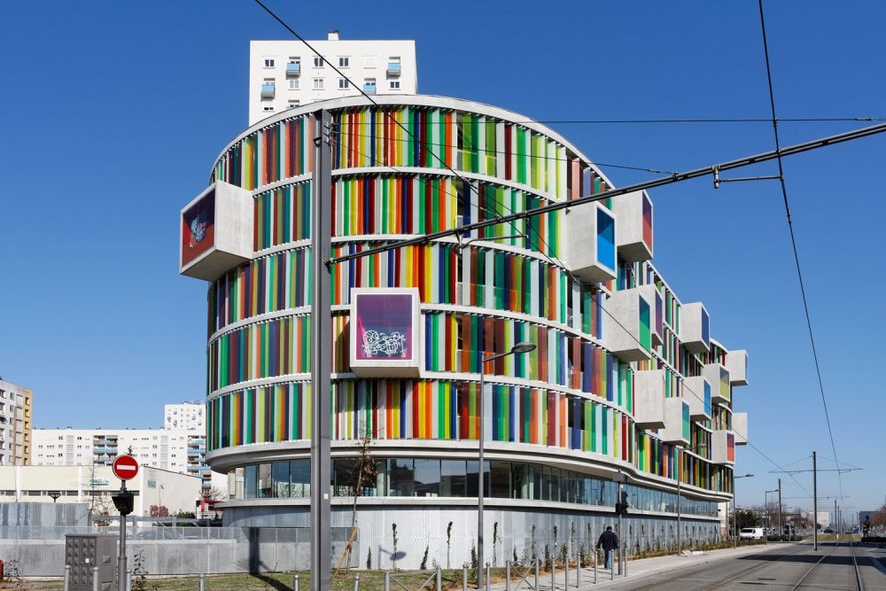 Colorful glass on the Arc En Ciel by Agence Bernard Bühler