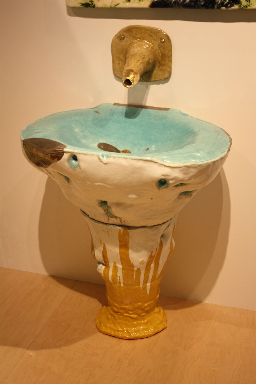 Here's a closer look at this one-of-a-kind washbasin.