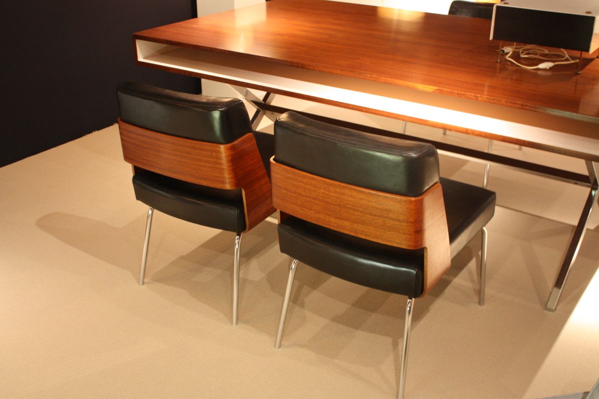 Comfortable Dining Room Seating
