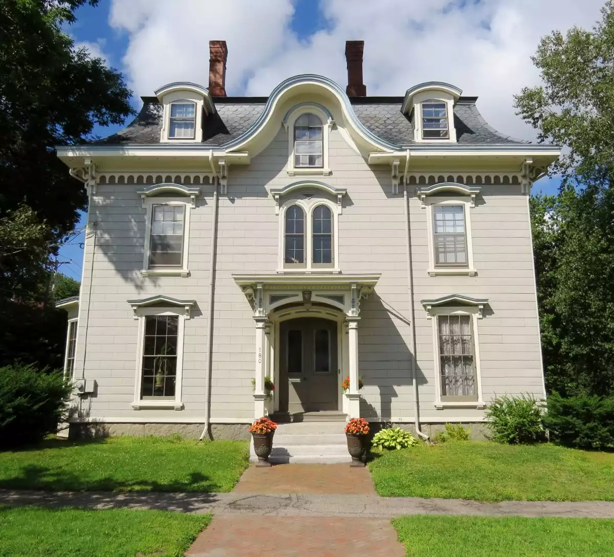 Concave mansard roof