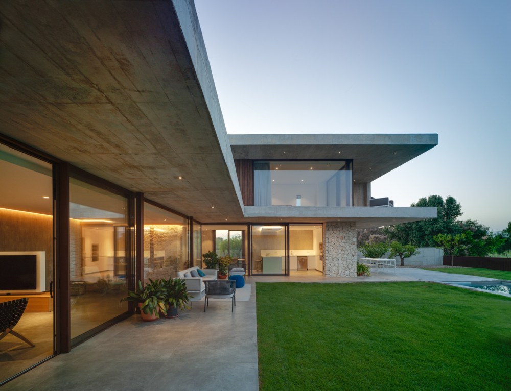 concrete home in Spain