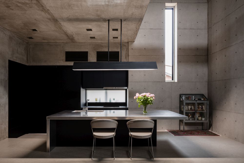 Concrete Japan Tranquil House - kitchen layout