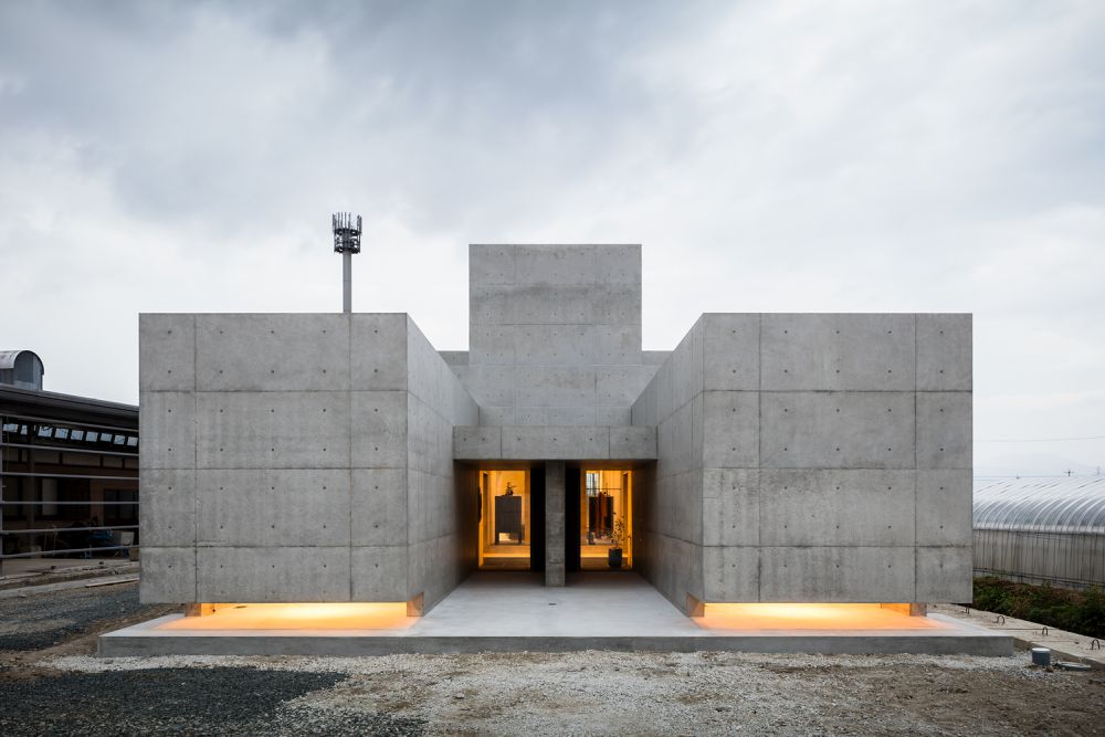 Concrete Japan Tranquil House