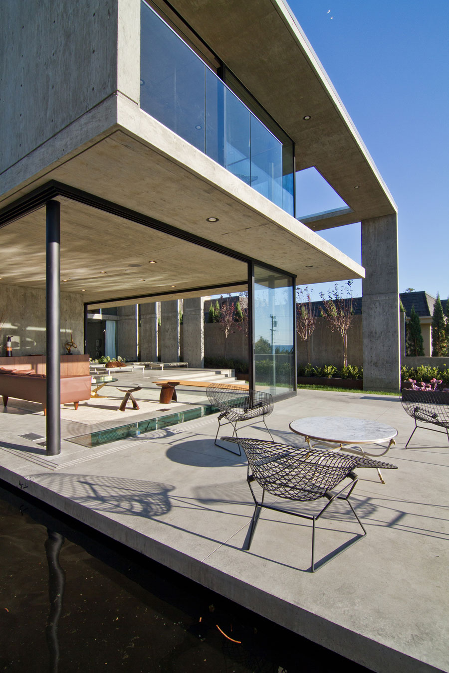 Concrete patio on The Cresta by Jonathan Segal FAIA