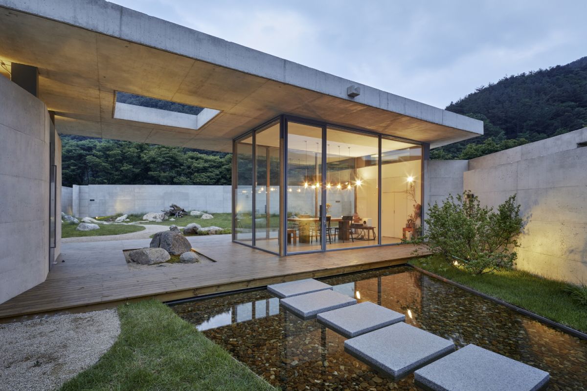 Concrete pergola extension - Seorimyeonga Boutique Resort - water feature