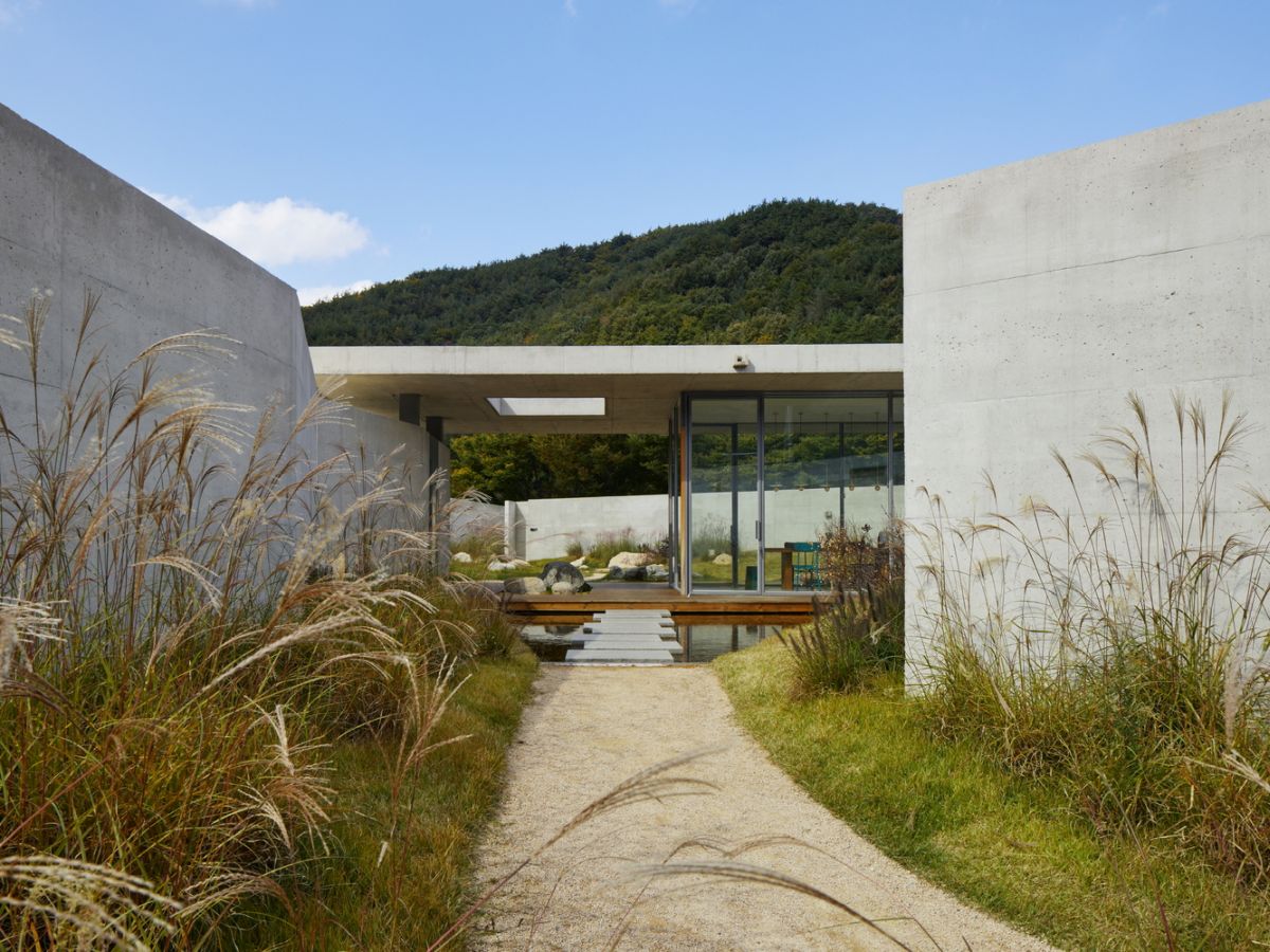 Concrete pergola extension - Seorimyeonga Boutique Resort