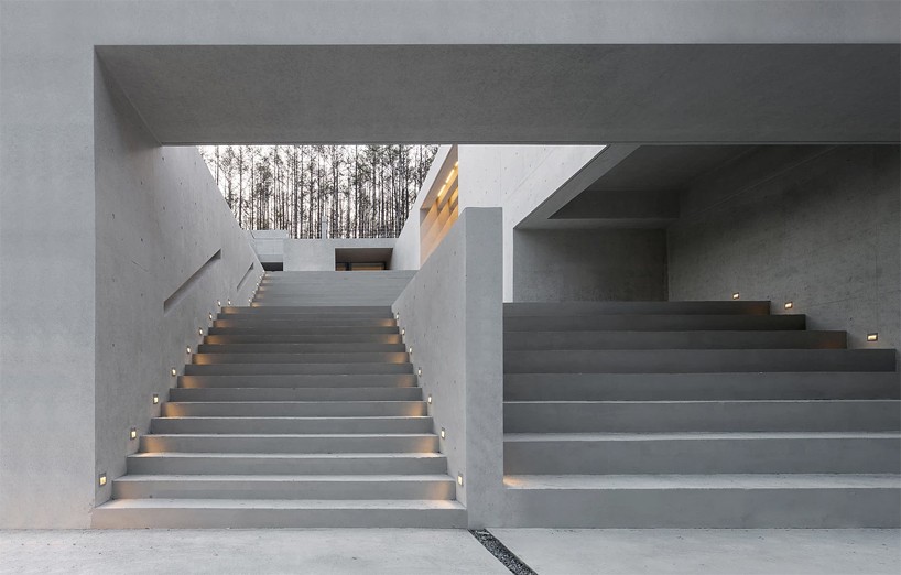 Concrete residence by IDMM architects Stairs