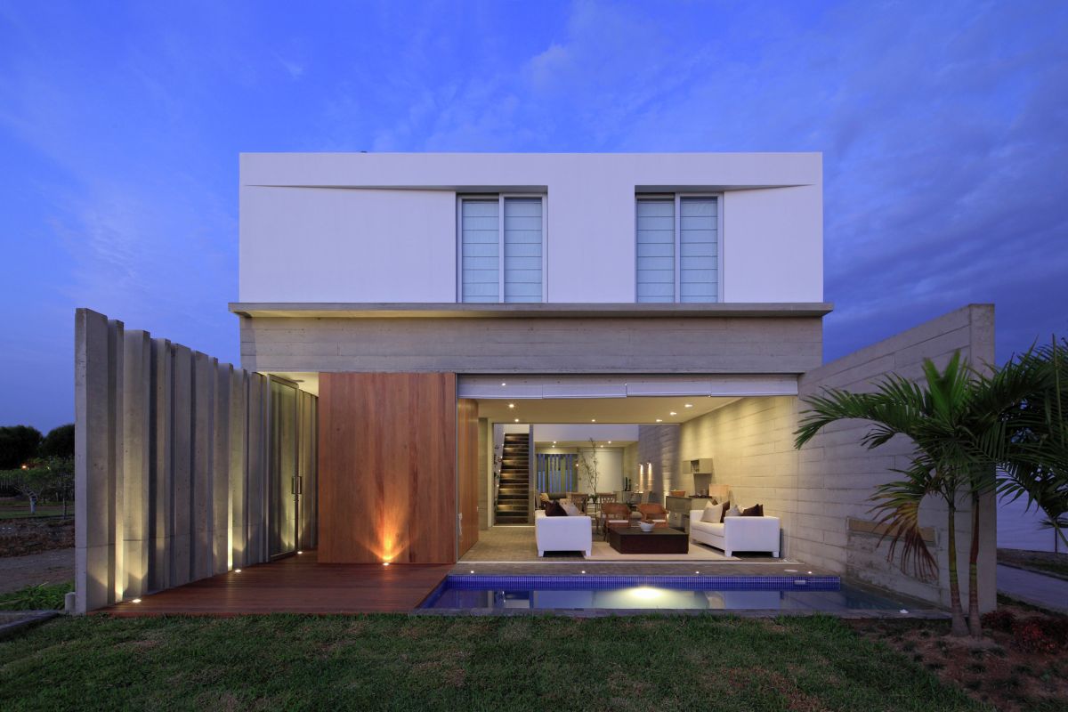 Contemporary La Isla House Design