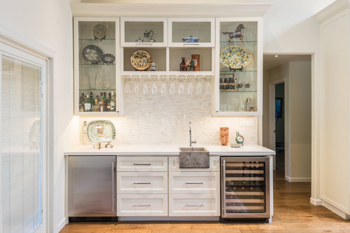 25 Essential Elements For Your Basement Bar