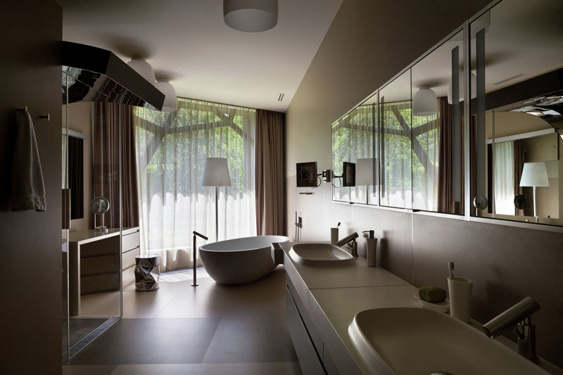 Contemporary bathroom design merge with nature