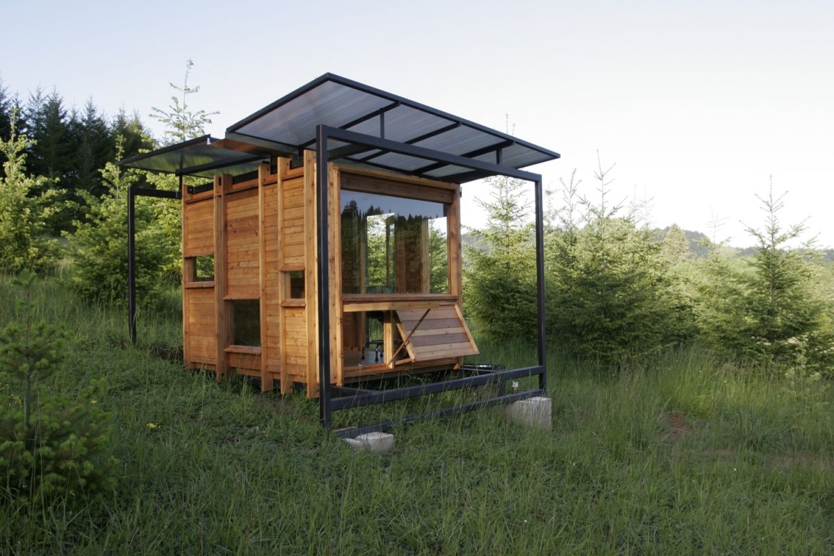 Cool Middle of nature writing studio