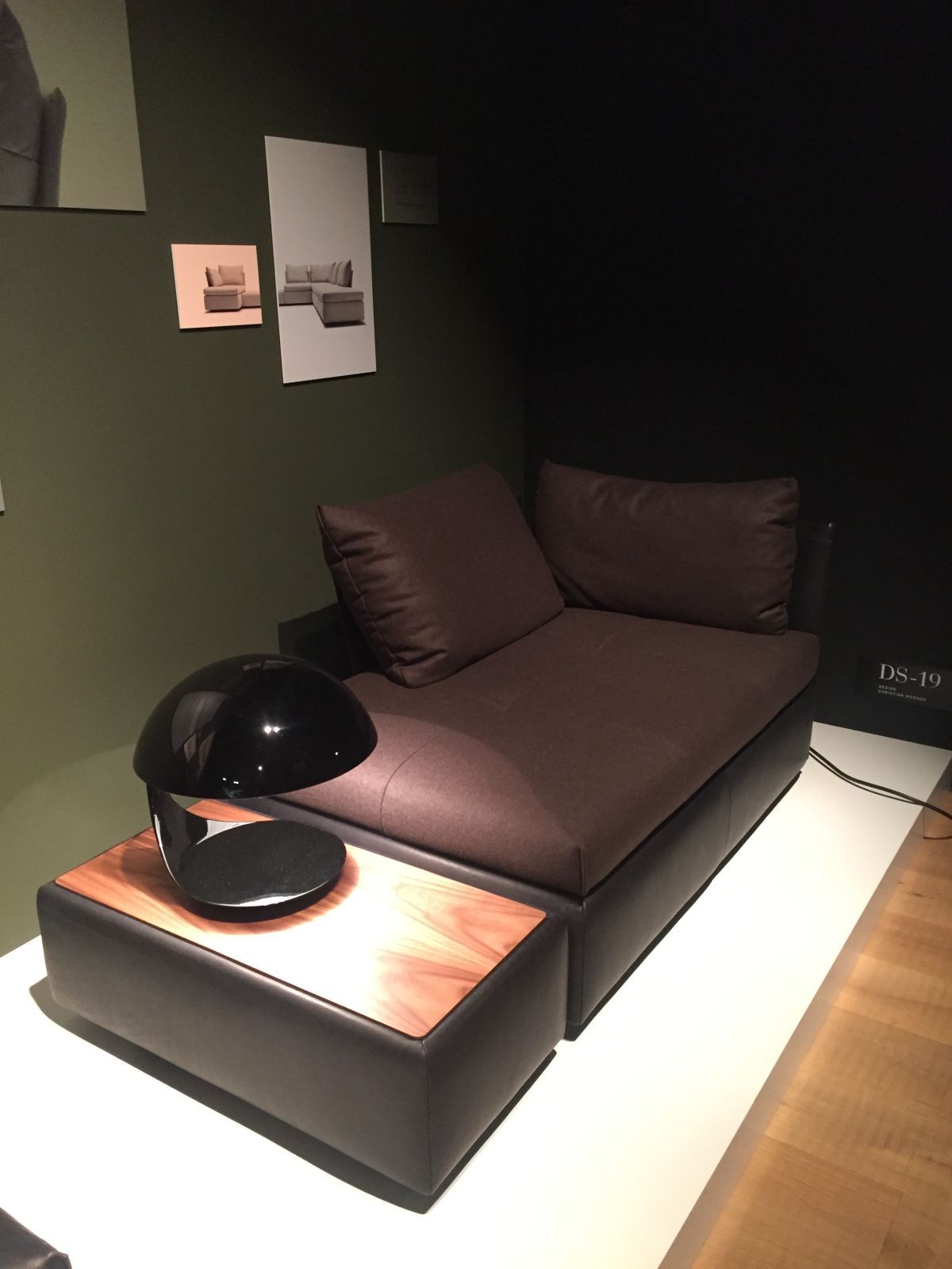 Corner chaise lounge