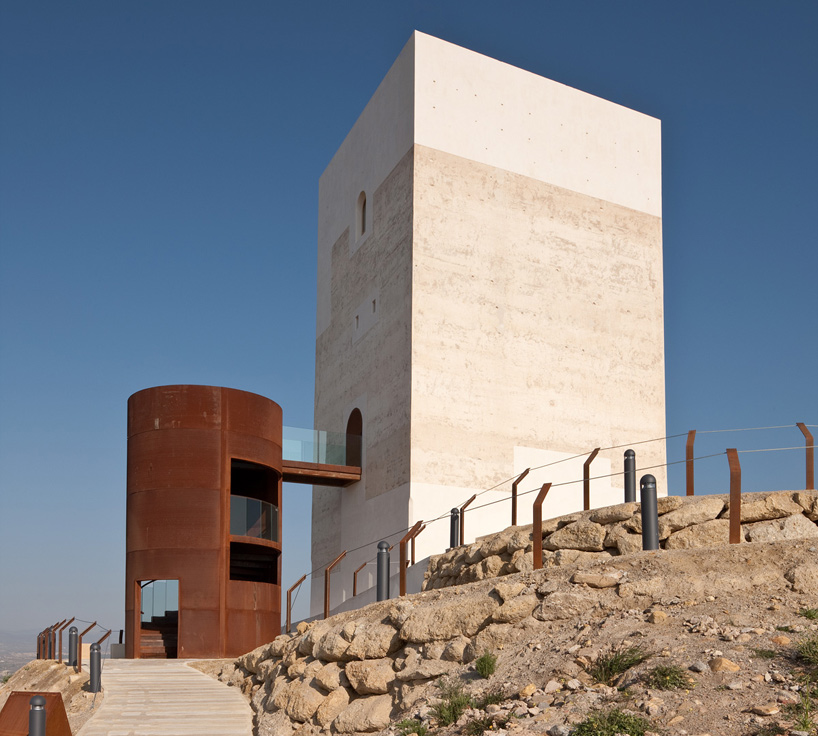 Corten Castillo Miras Tower extension