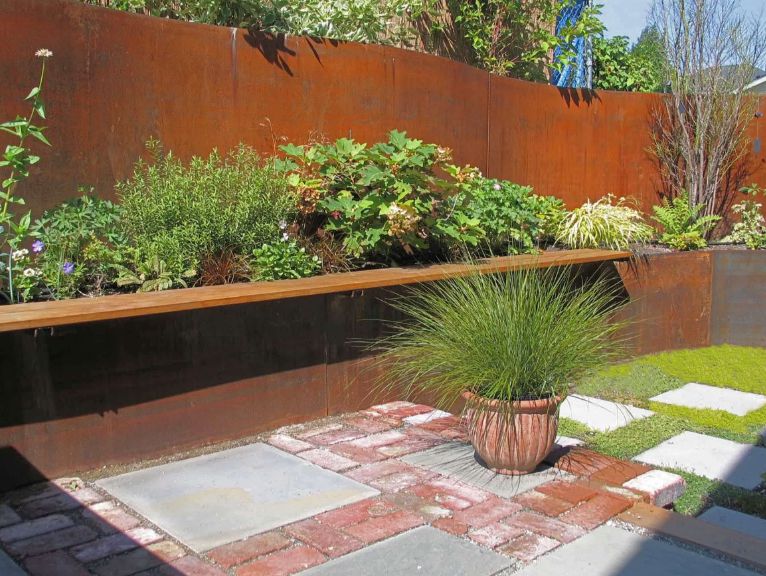 Corten fence and planters