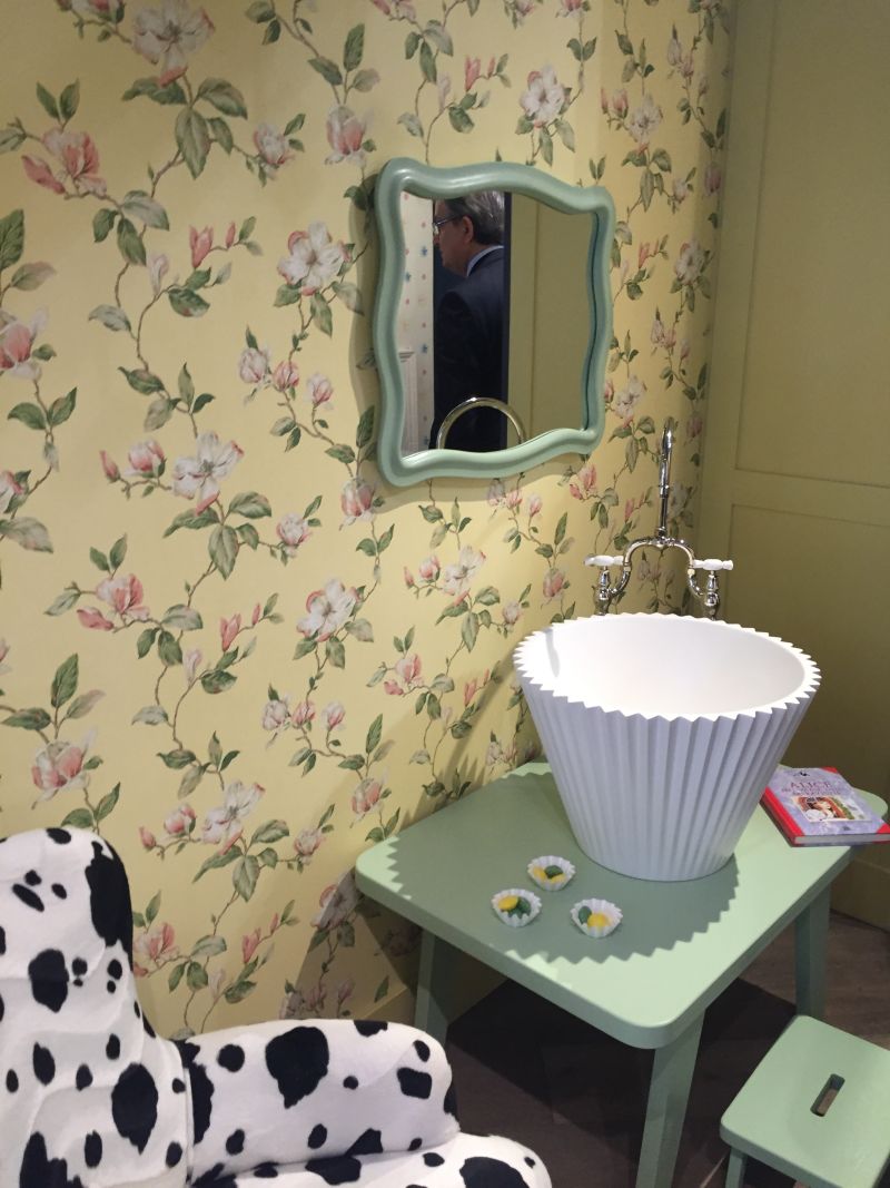 Country cottage bathroom design
