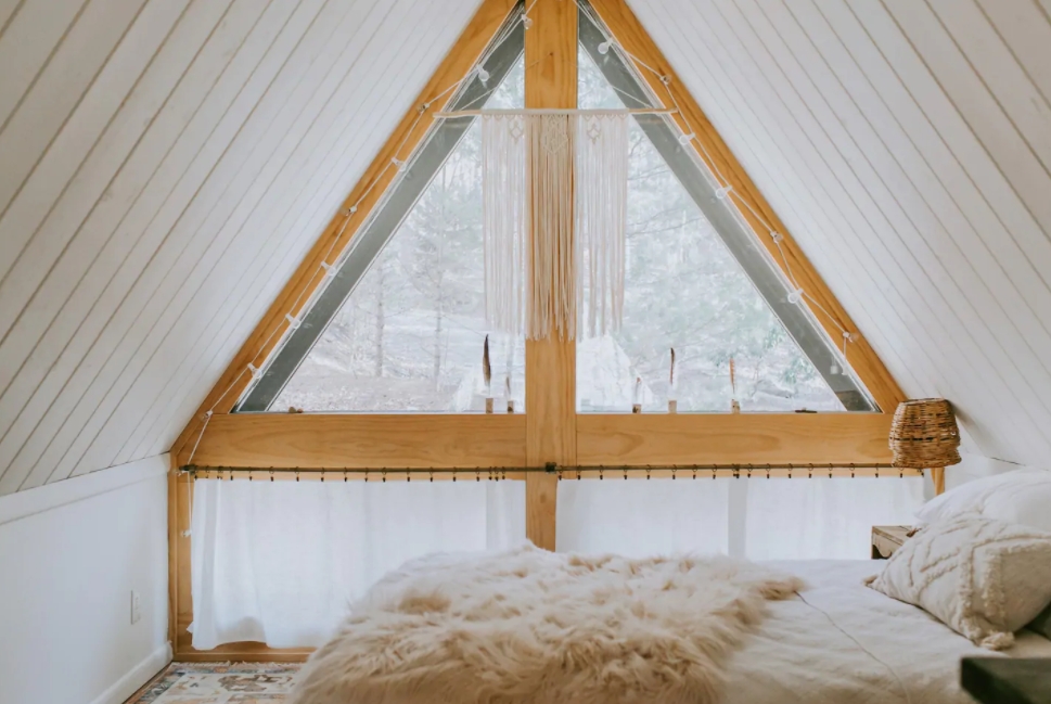 Cozy Airbnb Cabin decor bedroom