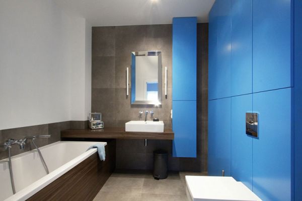 Cozy Apartment blue bathroom