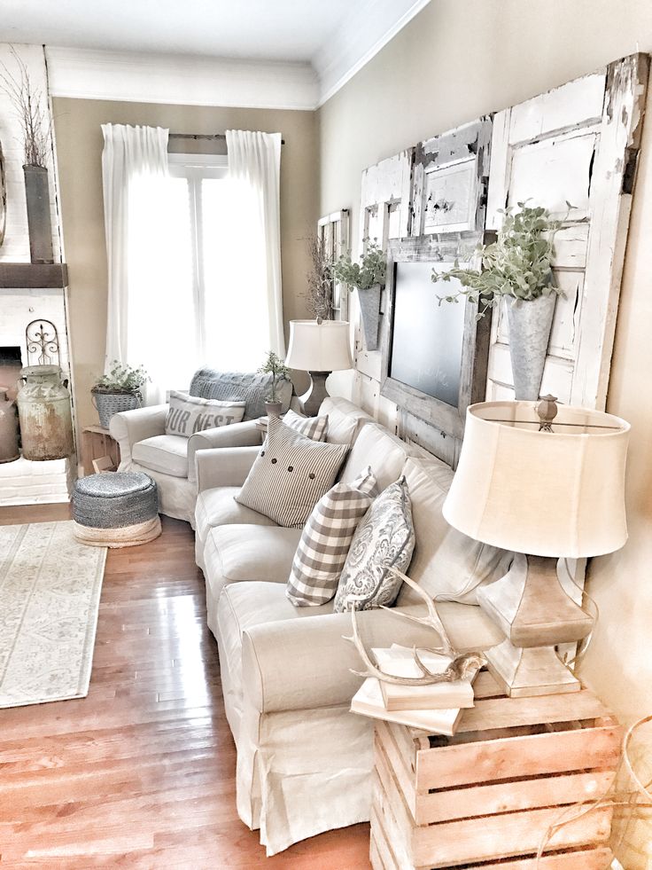 Cozy farmhouse living room decor