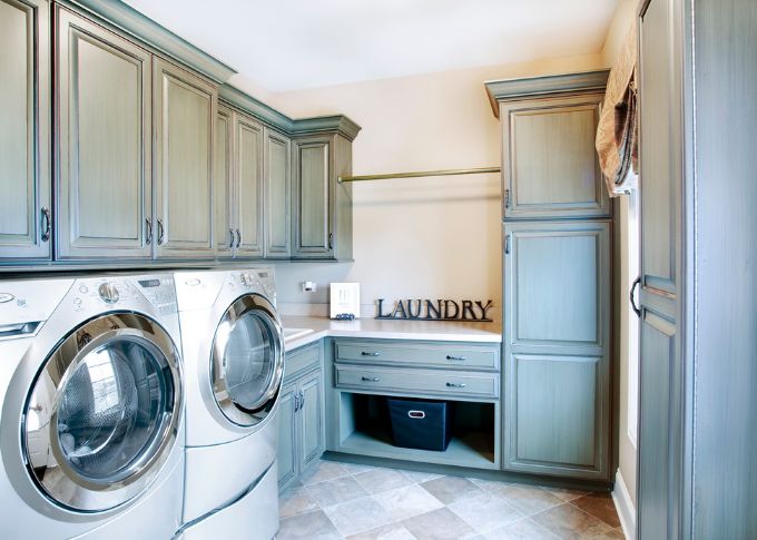 Cozy laundry room design