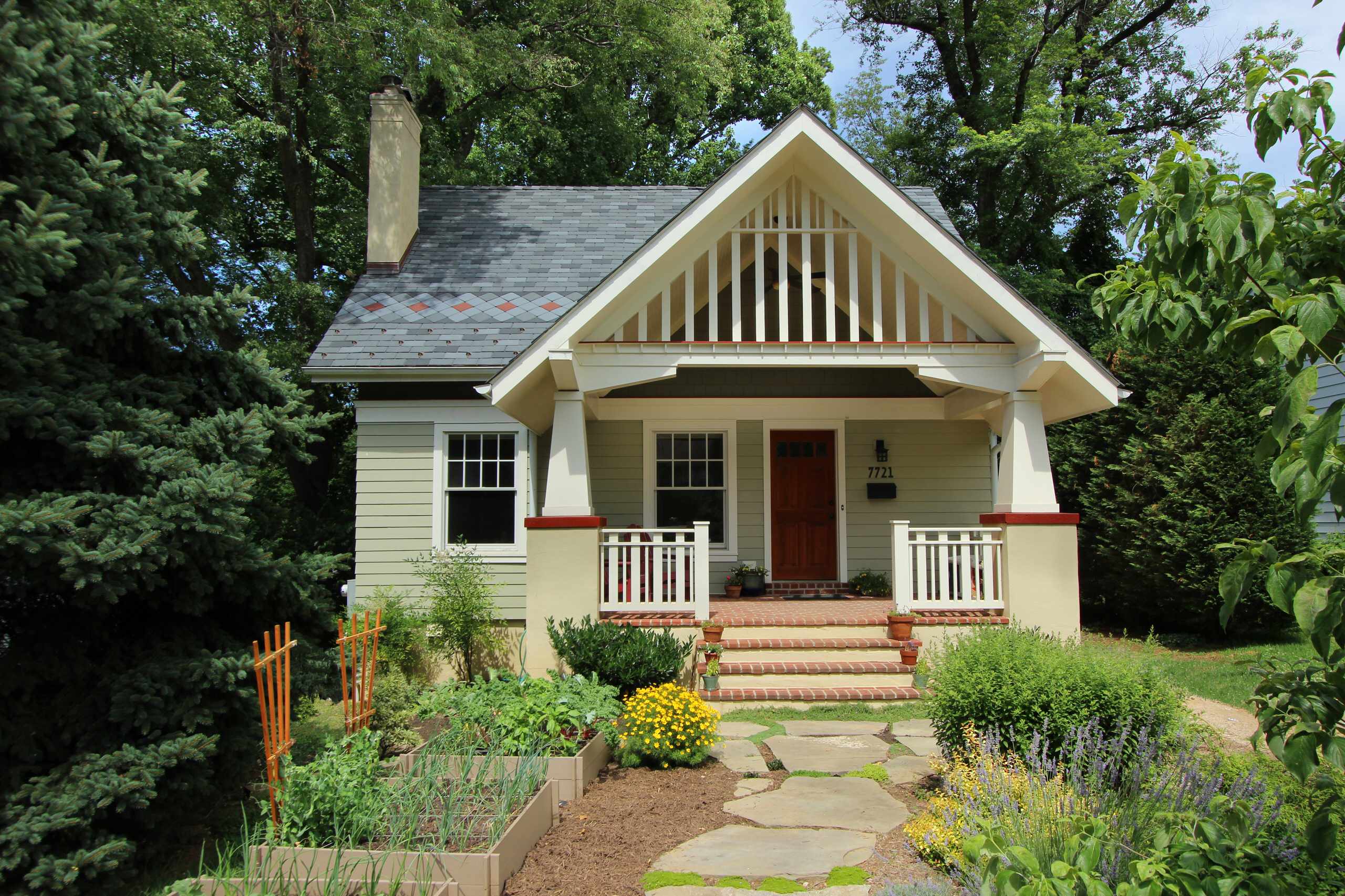 Craftsman cottage front yard raised beds