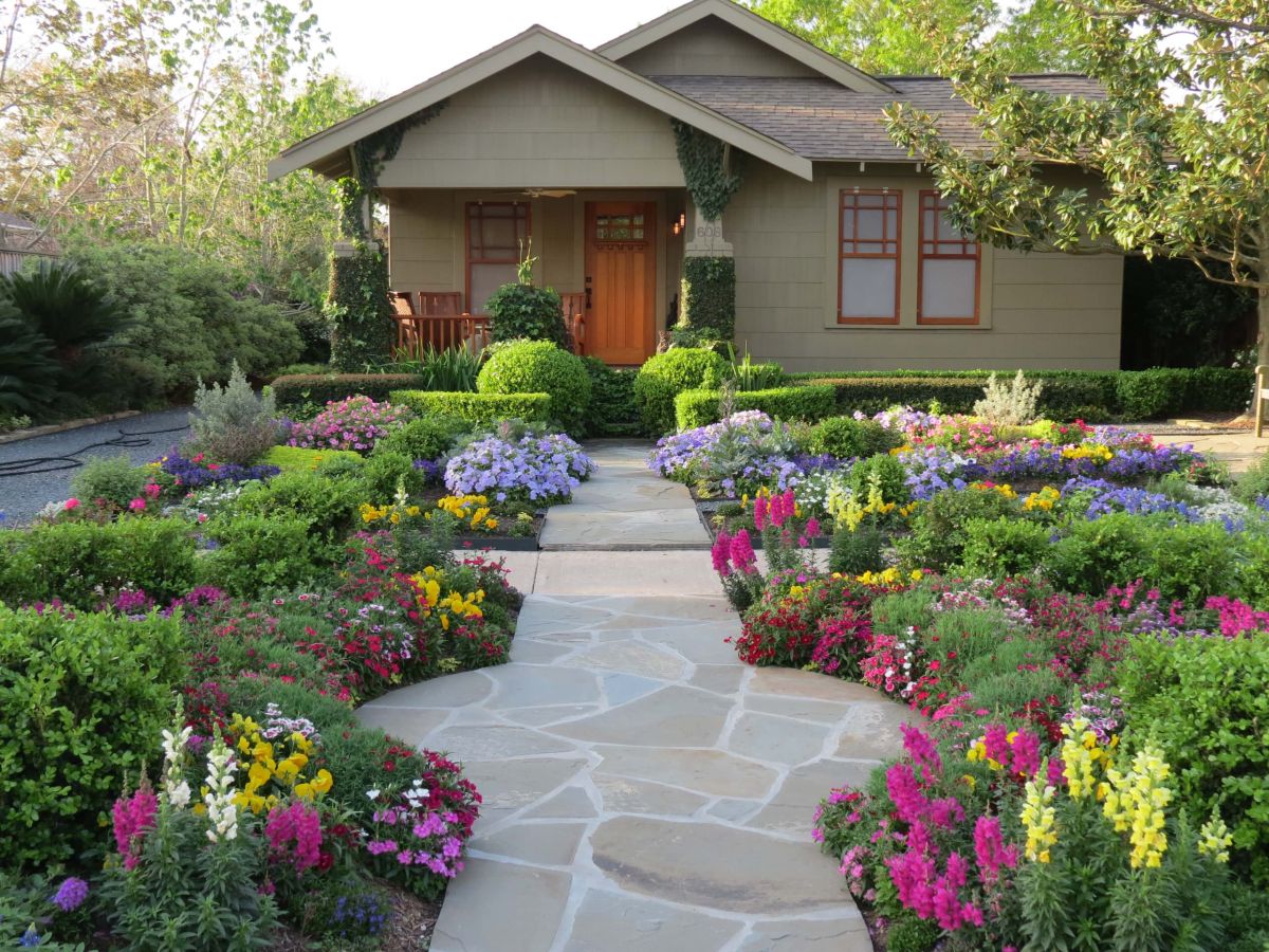 Craftsman landscaping flowering bushes front yard