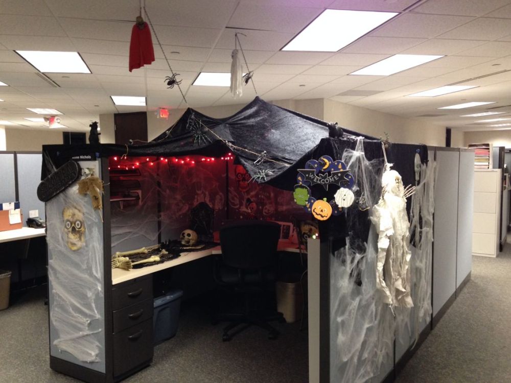 Cubicle Halloween Decor Ideas