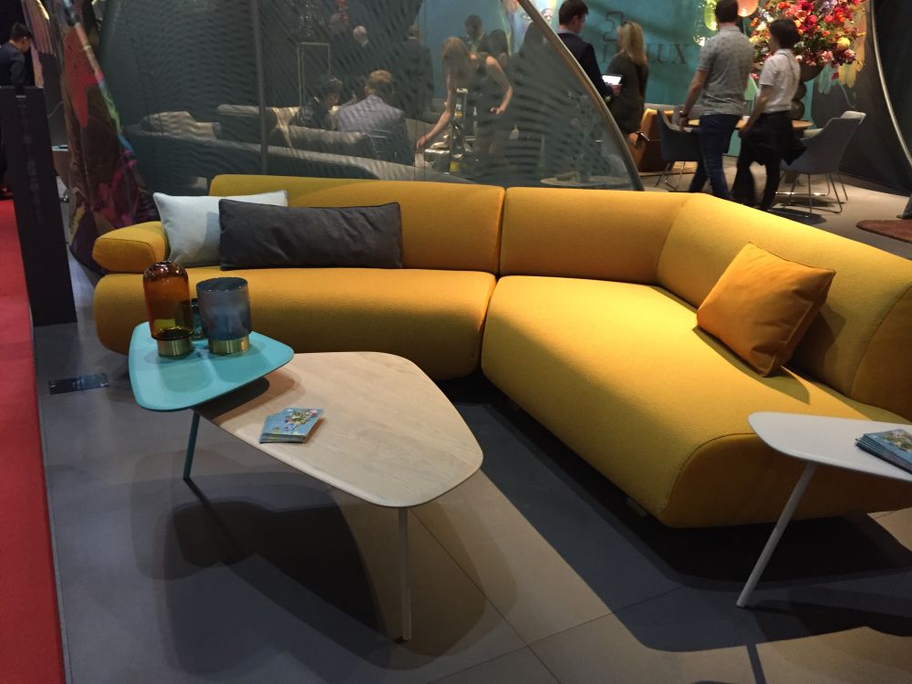 Curved modular sofa in yellow