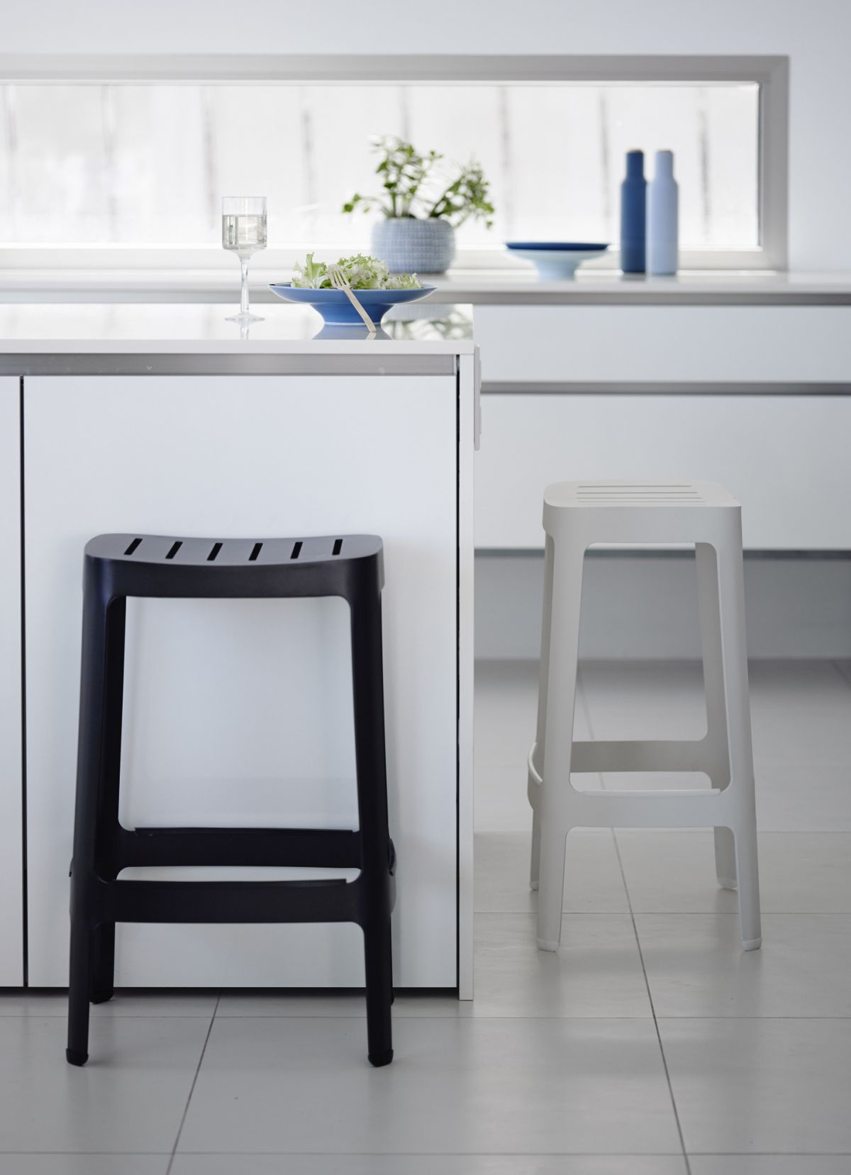Cut black kitchen bar stool