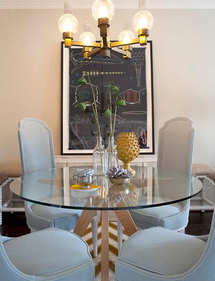 Cute and simple round glass dining table