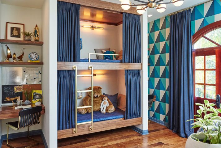 Cute bunk beds and desk area