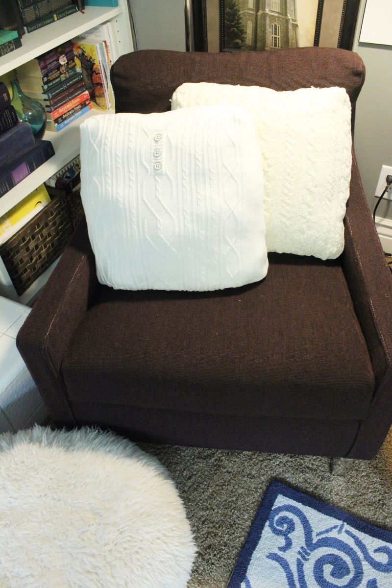 DIY Cable Knit Pillow for Cold Season