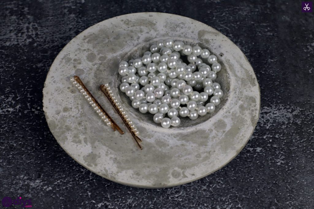 DIY Concrete Jewelry Holder Dish