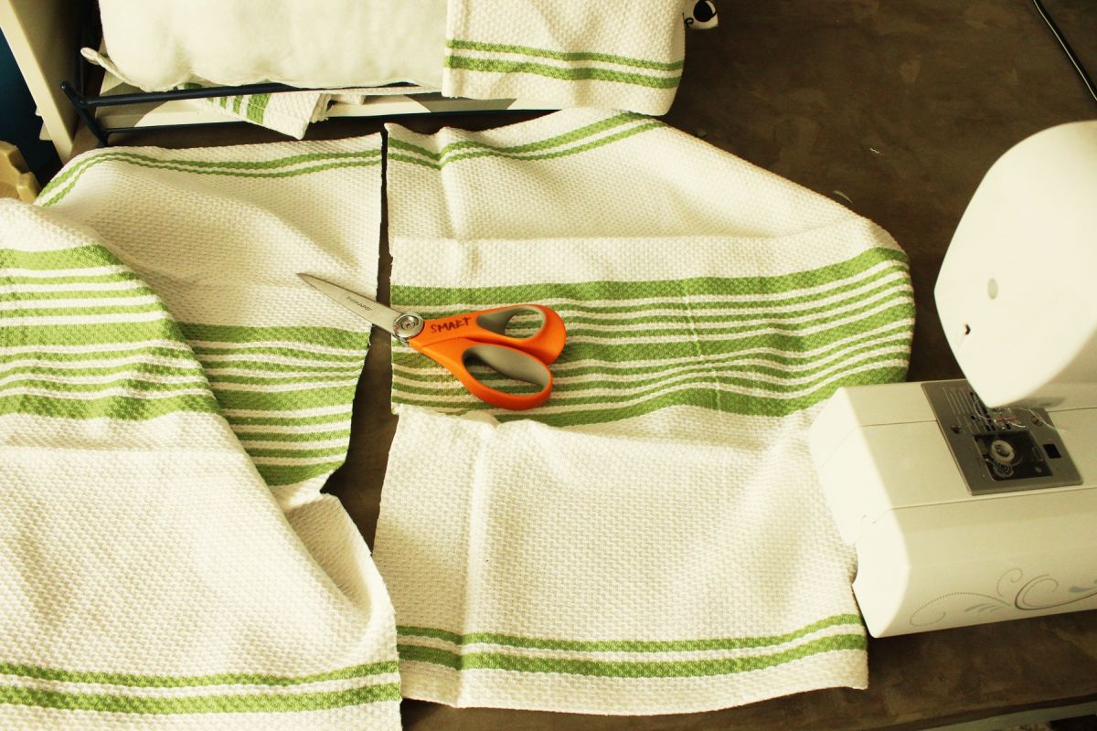 DIY Dish Towel Pillows Cut the dish towel