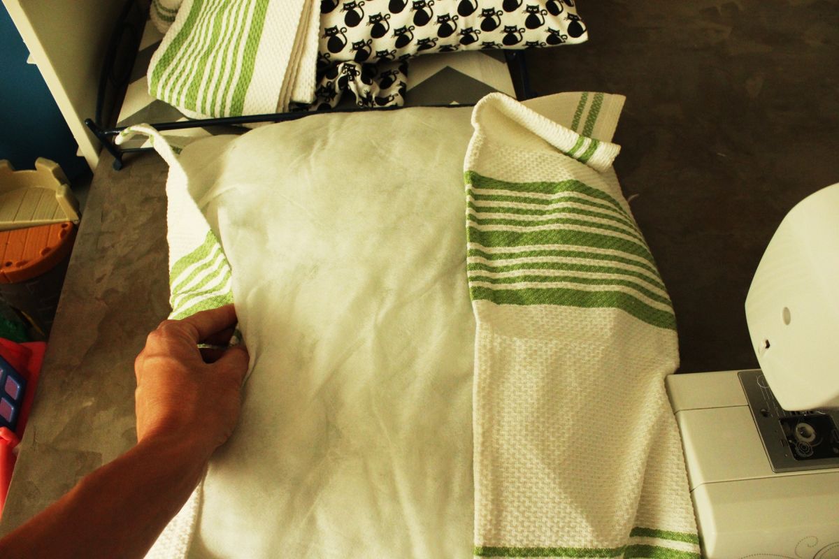 DIY Dish Towel Pillow Requiring Two Dish Towels