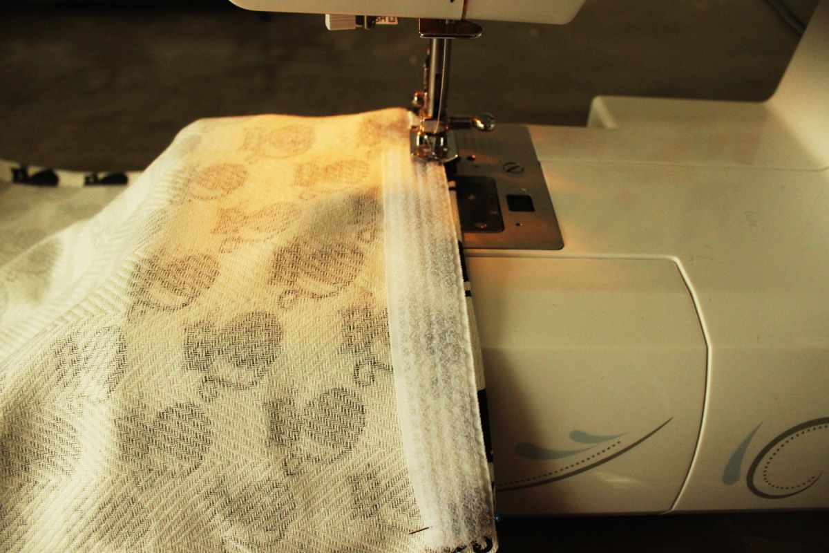 DIY Dish Towel Pillows Sew the velcro in place