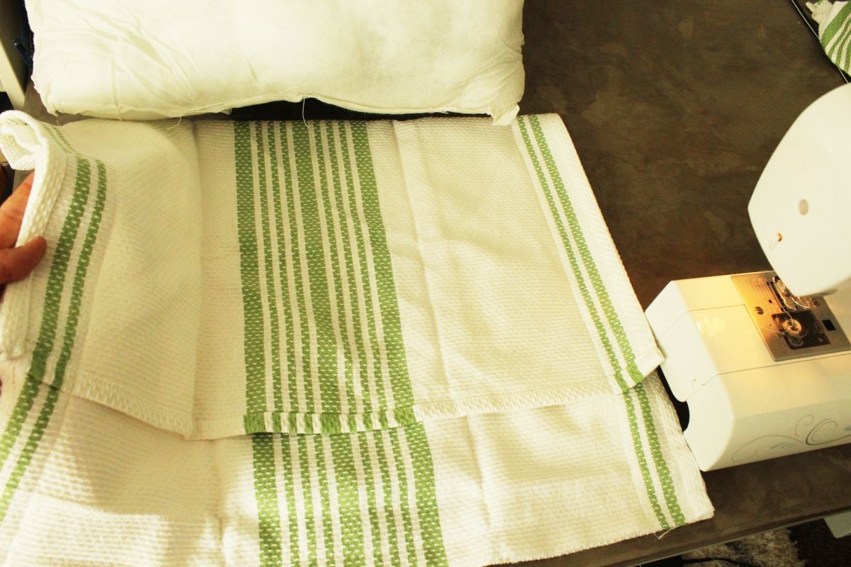 DIY Dish Towel Pillows Sew up your seams