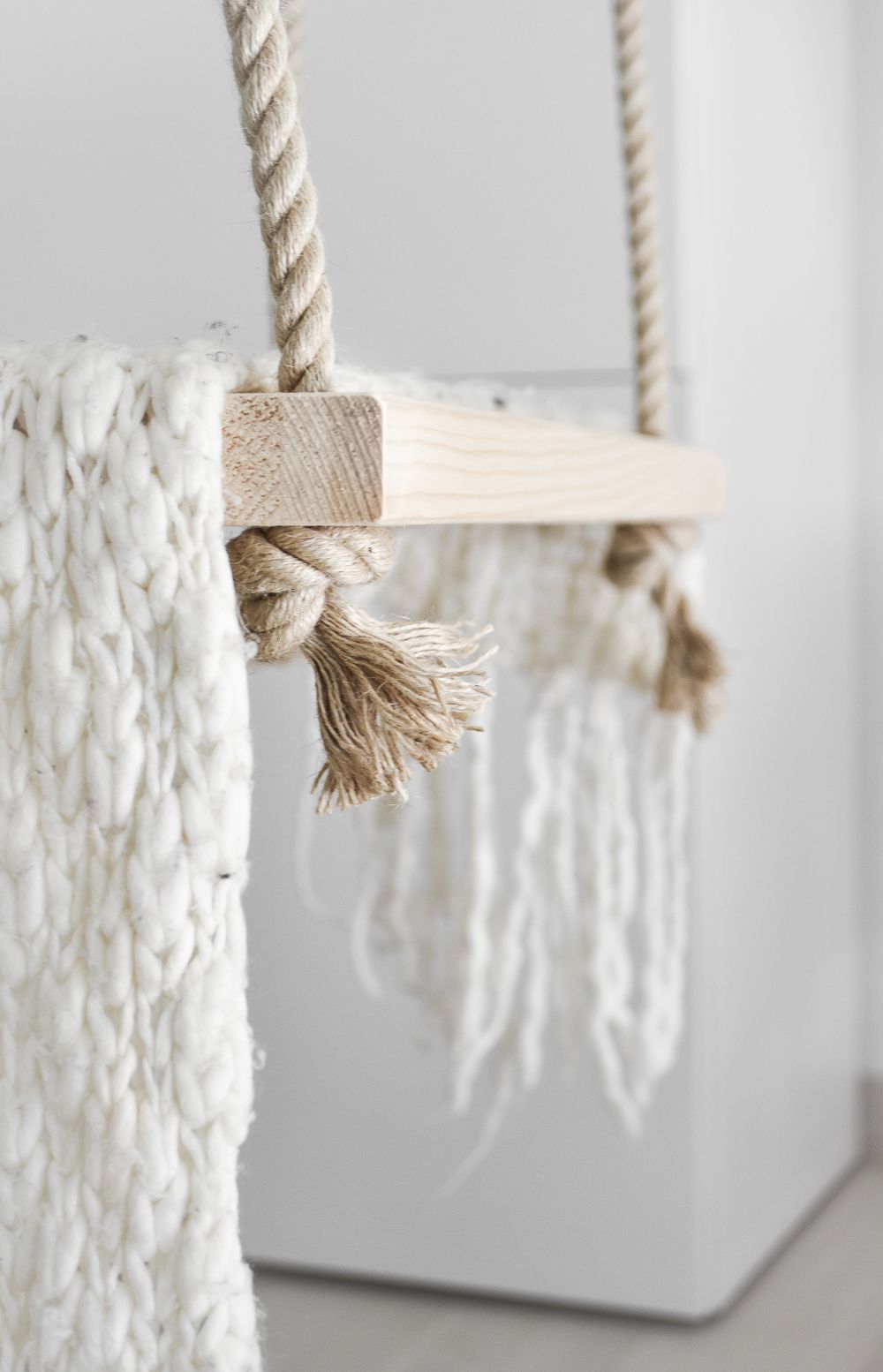 DIY Dreamy Indoor Swing Knot