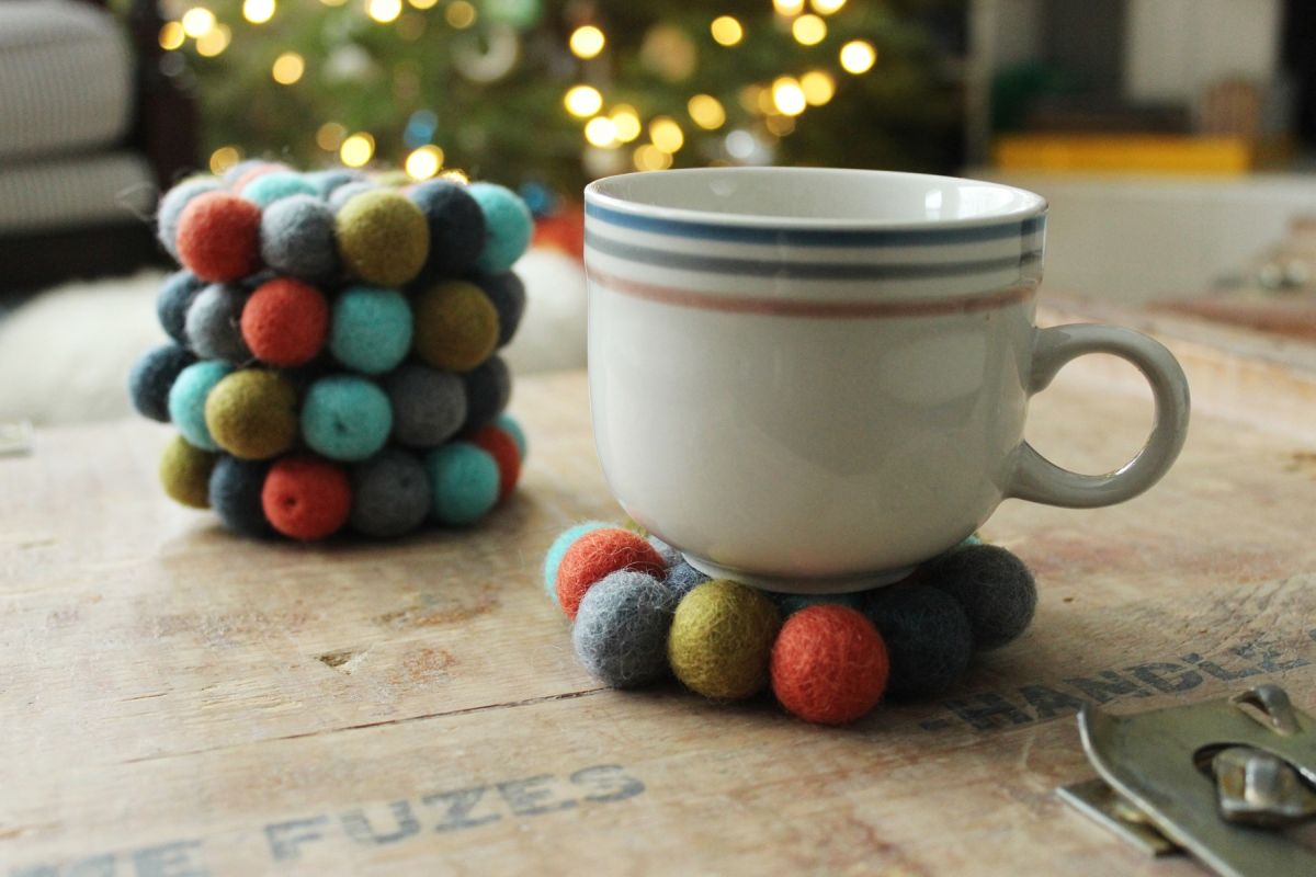 DIY Felt Ball Coasters Cozy