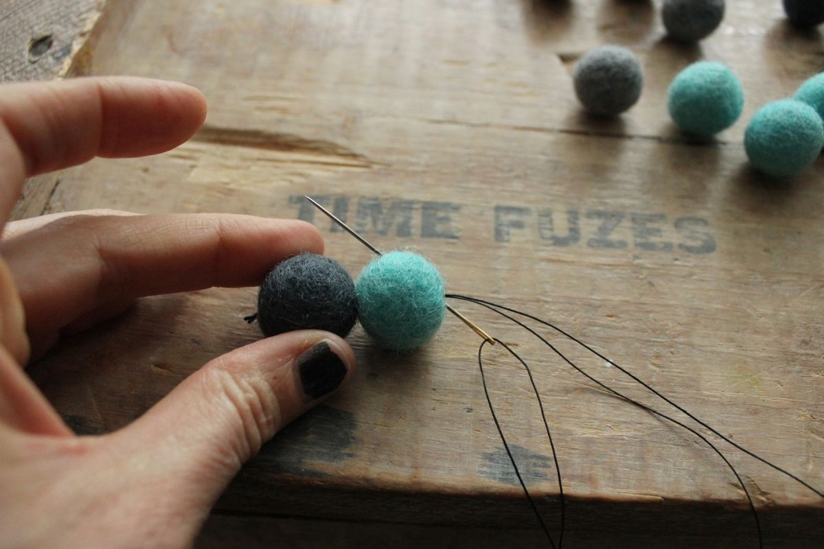 DIY Felt Ball Coasters - cut thread