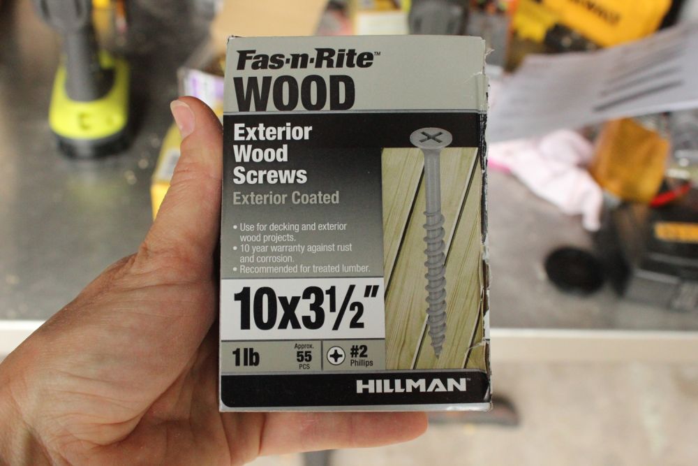 diy-floating-shelves-exterior-wood-screws