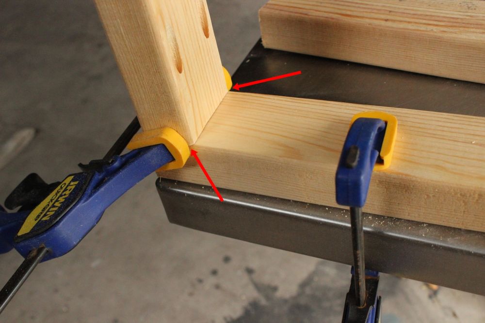 diy-floating-shelves-keep-clamp