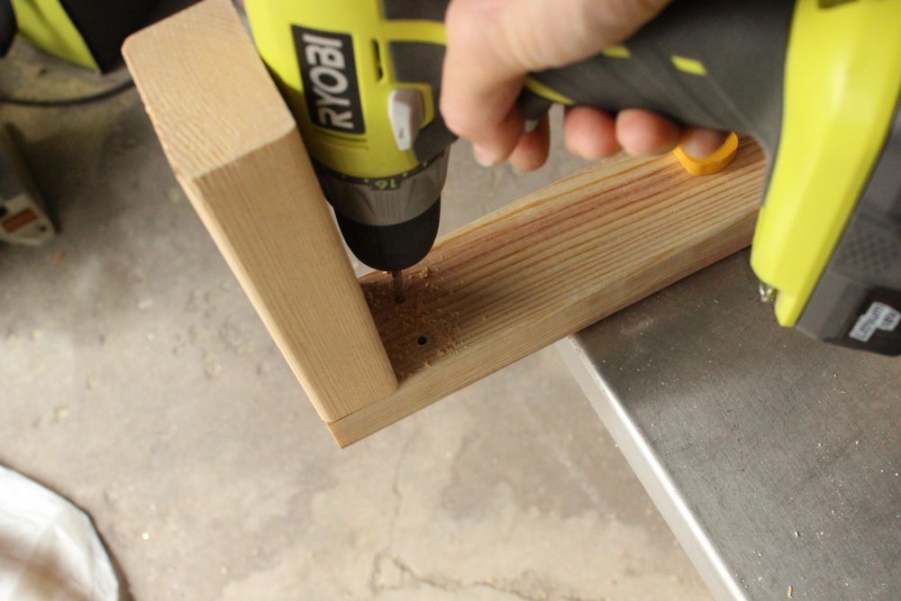 diy-floating-shelves-predrill-holes