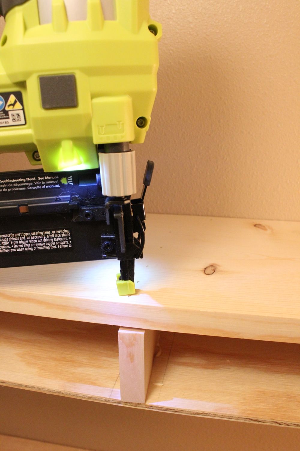 diy-floating-shelves-tools