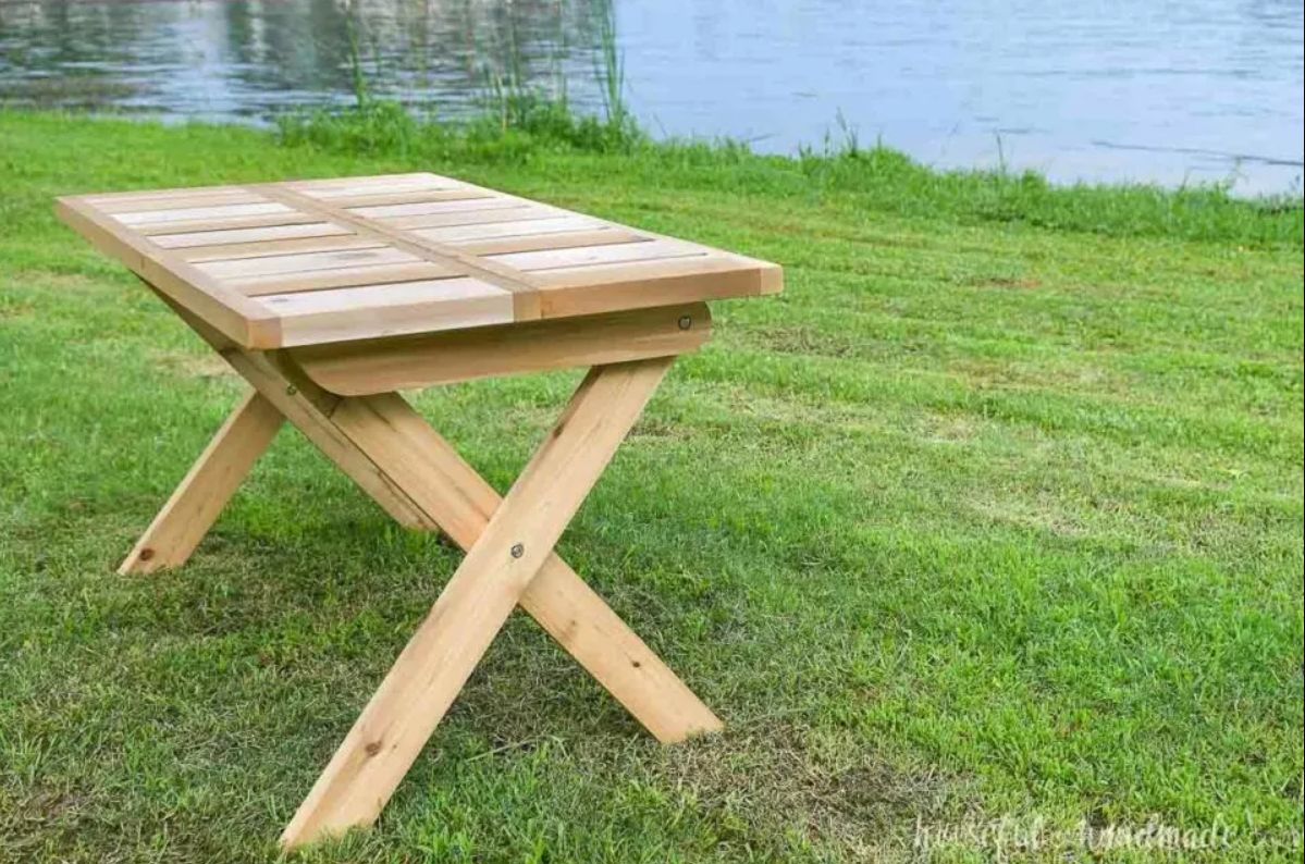 DIY Folding Picnic Table
